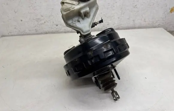 Volvo XC70 Brake booster P30736894