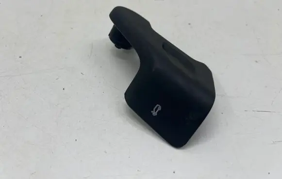 Land Rover Discovery 5 Engine bonnet (hood) release handle HY3216B626AC