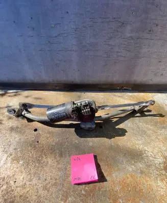 Volkswagen Golf IV Front wiper linkage and motor 0390241132 058970728 8D1955113B