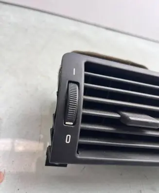 BMW 3 E46 Dash center air vent grill 8361895 8363199 8370741