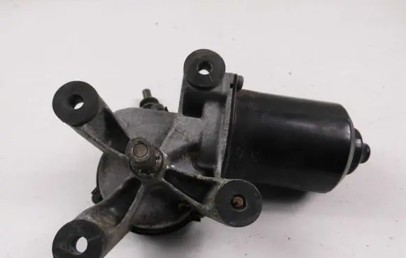 Mitsubishi Galant Front wiper linkage and motor MB848433