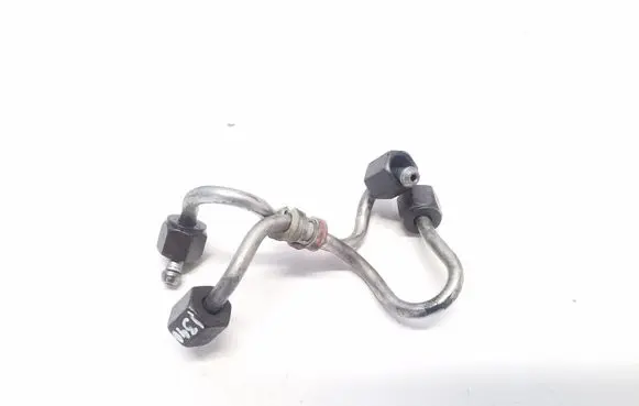 BMW 5 E60 E61 Fuel injector supply line/pipe 