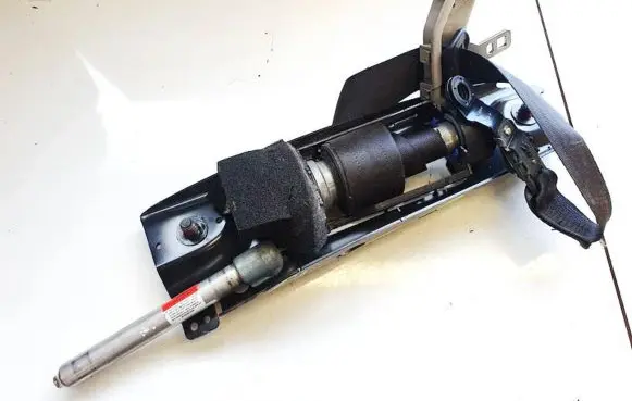Volvo V70 Front seatbelt g60041213