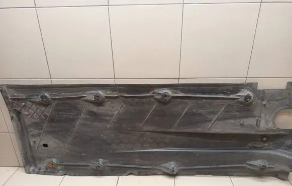 Audi A3 S3 8P Side bottom protection 1K0825211E