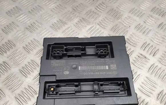 Audi A8 S8 D4 4H Comfort/convenience module 4H0907064DD