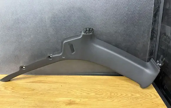 Volvo V70 (C) pillar trim 1882