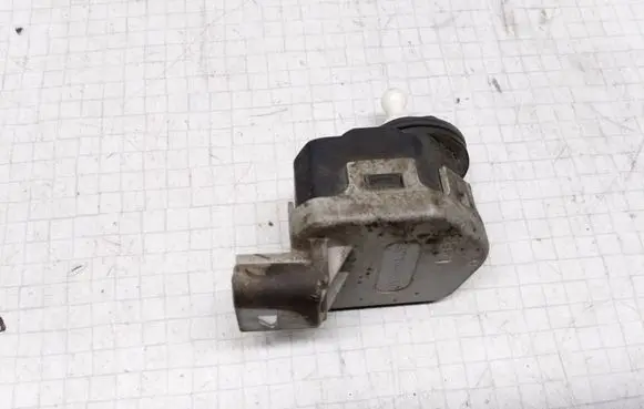 Opel Astra G Headlight level adjustment motor 90590665