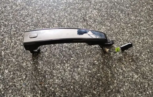Buick Encore I Rear door exterior handle 630109302