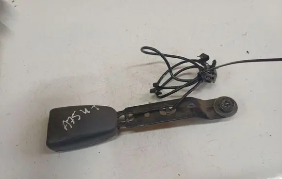 Volvo V70 Front seatbelt buckle 110172