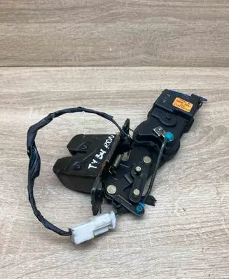 Hyundai Santa Fe Tailgate/trunk/boot lock/catch/latch 1800A000 WITHPLUG