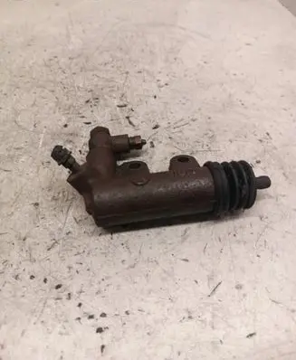 Clutch slave cylinder