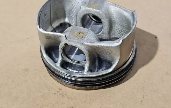 BMW M5 Piston 89L106