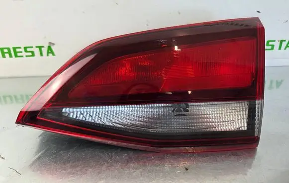 Tailgate rear/tail lights