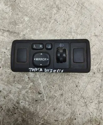 Toyota Avensis T250 Wing mirror switch 183575