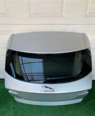 Jaguar E-Pace Tailgate/trunk spoiler J9C3XA00321