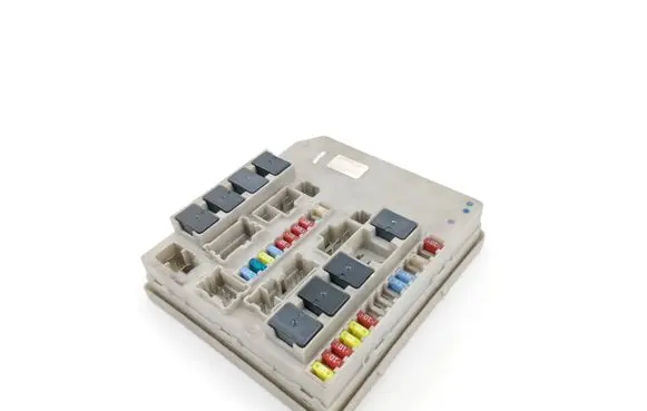 Renault Clio III Fuse module 674658A