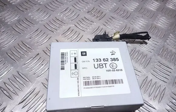 Opel Astra J Antenna control unit 13362385
