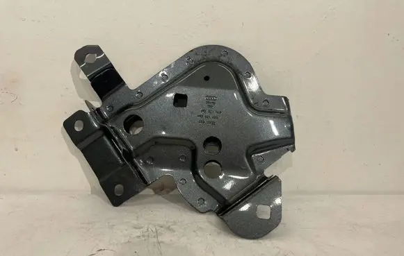 Audi e-tron Fender mounting bracket 4ke821149autoas