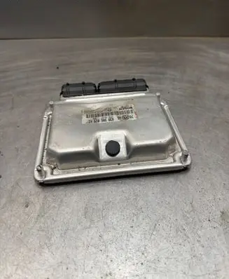 Volkswagen PASSAT B5.5 Engine control unit/module 038906019KC 1039S02040 0281011204