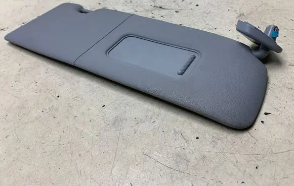 BMW 1 E81 E87 Sun visor 17365810 7070244