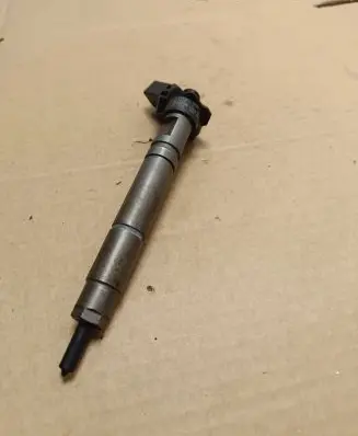 Mercedes-Benz E W211 Fuel injector A6290700287 0445115 070402