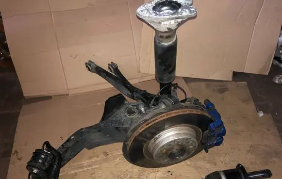 BMW 1 F40 Stub axle 6898963