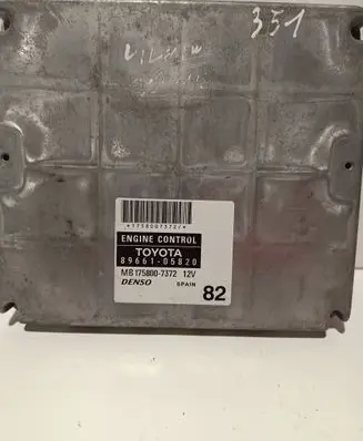 Toyota Avensis T250 Engine control unit/module 8966105820