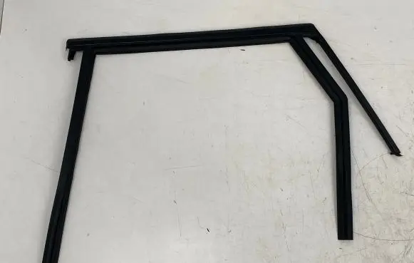 Volvo V90 Cross Country Rear door glass trim molding 31849230