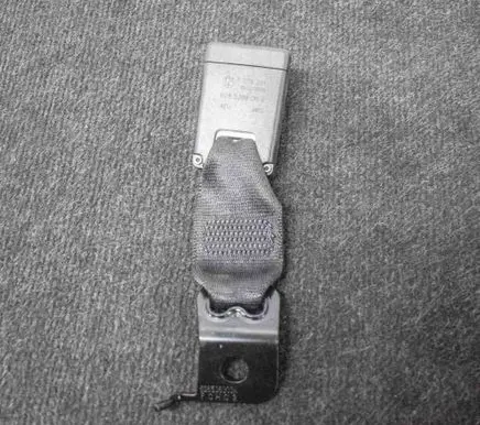 BMW 2 F22 F23 Rear seatbelt buckle 7375291