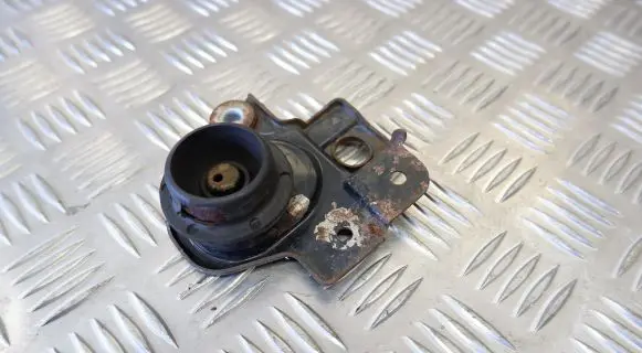 Toyota RAV 4 (XA40) Radiator support slam panel bracket 1653426070 1653574230