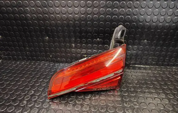 Audi A8 S8 D4 4H Tailgate rear/tail lights 4H0945094K