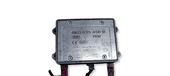 Audi A4 S4 B7 8E 8H Aerial antenna amplifier 8E0035456B