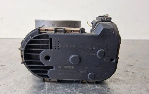 Audi A8 S8 D2 4D Throttle valve 078133062B
