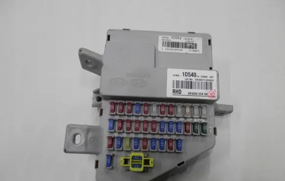 KIA Carens III Fuse module 919501D540OE