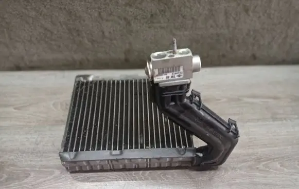 Volvo V70 Air conditioning (A/C) radiator (interior) 5174004