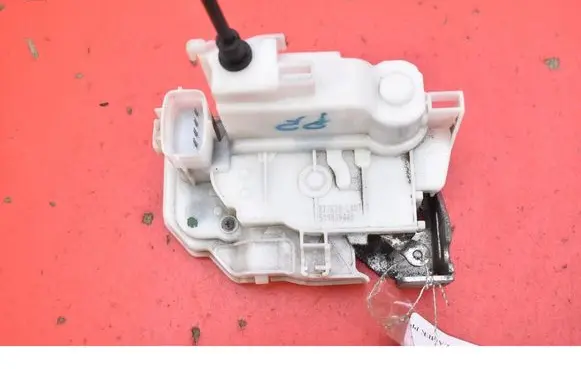 Fiat Tipo Front door lock 519839440