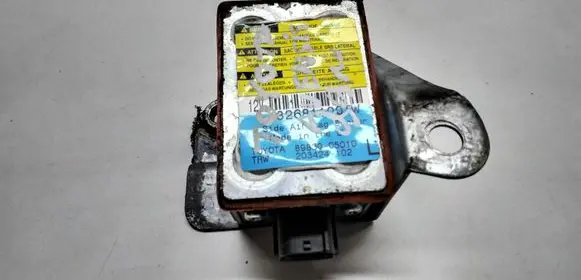 Toyota Avensis T220 Airbag control unit/module 8983005010