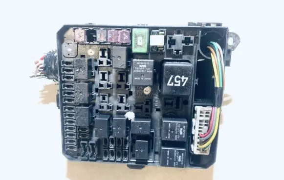 Mitsubishi Outlander Fuse box set pr06102000