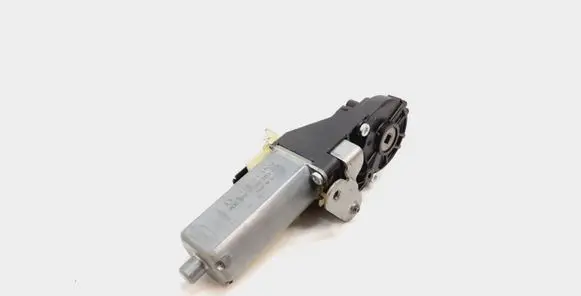 Volvo XC90 Seat adjustment motor 0390203247