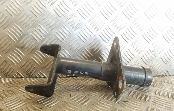 Volkswagen PASSAT B5 Front bumper shock/impact absorber 3B0807133A