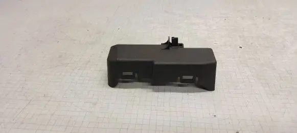 Opel Insignia A Fuse box cover 13222785