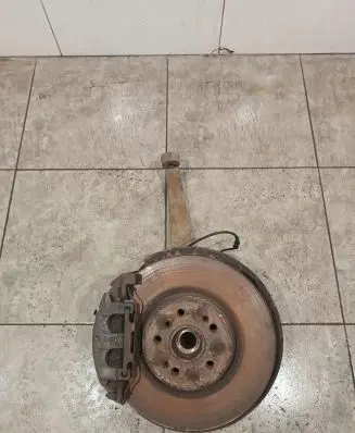 Mercedes-Benz ML W164 Front wheel hub spindle knuckle 06064302