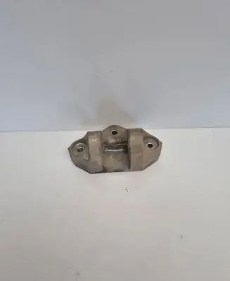 Nissan Qashqai Engine mounting bracket 038172