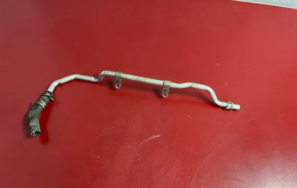 Chrysler Town & Country V Engine coolant pipe/hose