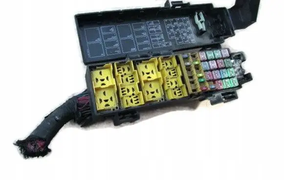 Jeep Cherokee III KJ Fuse box set