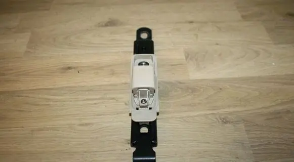 Nissan X-Trail T30 Seat belt adjustment rail 