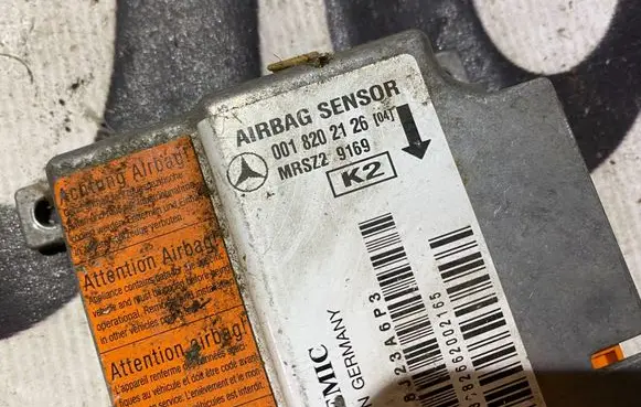 Mercedes-Benz E W210 Airbag control unit/module 0018202126 A0018202126