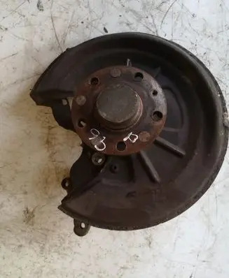 Volkswagen Golf VI Rear wheel hub