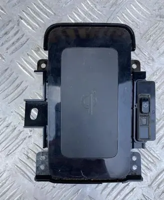 Toyota Prius (XW50) Wireless charging module 861C0-47011