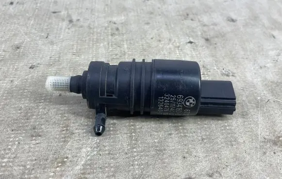 BMW 5 F10 F11 Windscreen/windshield washer pump 6934160